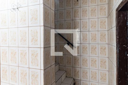Escada de casa à venda com 3 quartos, 100m² em Vila Caraguatá, São Paulo