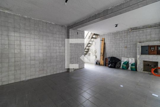 Garagem de casa à venda com 3 quartos, 100m² em Vila Caraguatá, São Paulo