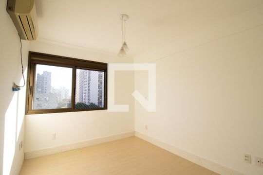 Quarto 1 de apartamento à venda com 2 quartos, 92m² em Passo da Areia, Porto Alegre