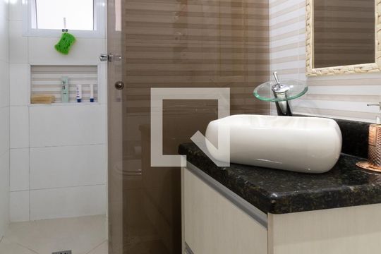 Banheiro de apartamento à venda com 3 quartos, 74m² em Vila Celeste, São Paulo