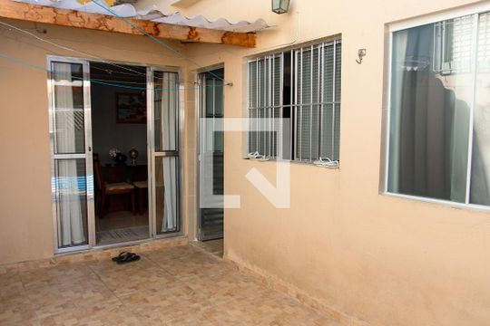 Área comum de casa à venda com 2 quartos, 160m² em Vila Yolanda, Osasco