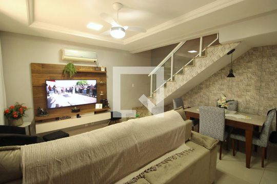 Casa de Condomínio à venda com 2 quartos, 68m² em Irajá, Rio de Janeiro