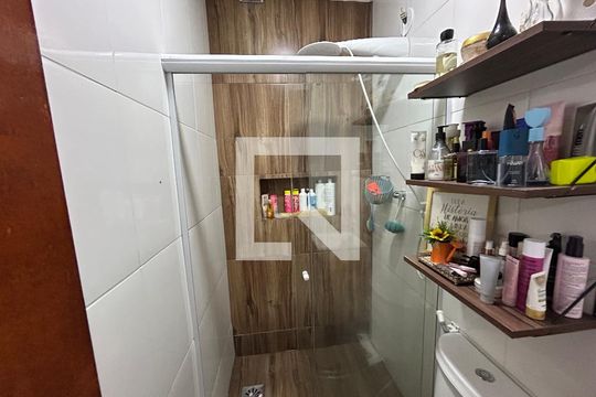 Banheiro da Suíte de casa de condomínio à venda com 2 quartos, 68m² em Irajá, Rio de Janeiro