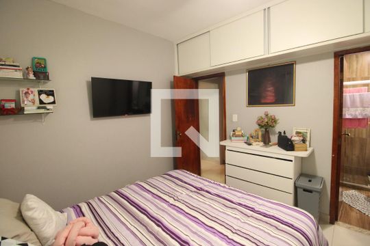 Suite de casa de condomínio à venda com 2 quartos, 68m² em Irajá, Rio de Janeiro