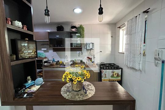 Cozinha de casa de condomínio à venda com 2 quartos, 68m² em Irajá, Rio de Janeiro