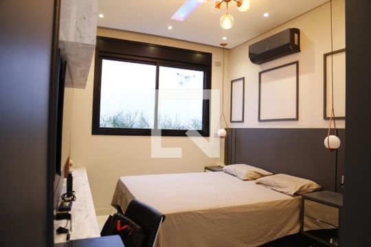 Suíte 1 de casa de condomínio à venda com 3 quartos, 350m² em City América, São Paulo