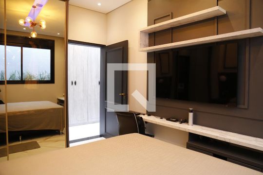 Suíte 1 de casa de condomínio à venda com 3 quartos, 350m² em City América, São Paulo
