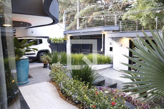 Garagem de casa de condomínio à venda com 3 quartos, 350m² em City América, São Paulo