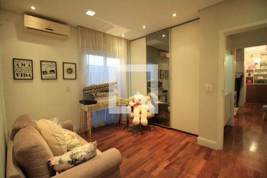 Quarto 3 de casa à venda com 4 quartos, 590m² em Vila Bertioga, São Paulo