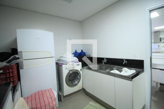 Área de Serviço de casa à venda com 4 quartos, 590m² em Vila Bertioga, São Paulo