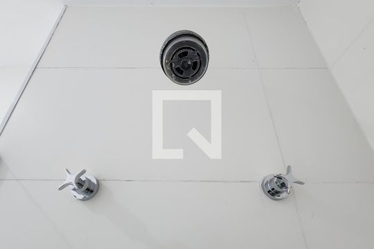 Banheiro de apartamento à venda com 2 quartos, 55m² em Nova Aldeinha/aldeia, Barueri