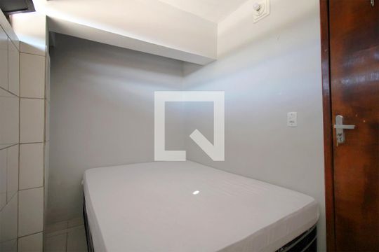 Quarto de kitnet/studio para alugar com 1 quarto, 20m² em Santa Efigênia, Belo Horizonte