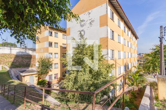 Fachada de apartamento para alugar com 2 quartos, 65m² em Jardim Maria Beatriz, Carapicuíba