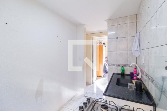 Cozinha e área de serviço de apartamento para alugar com 2 quartos, 65m² em Jardim Maria Beatriz, Carapicuíba