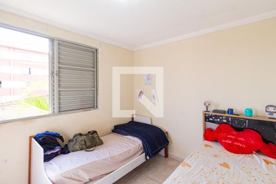 Quarto 2 de apartamento para alugar com 2 quartos, 65m² em Jardim Maria Beatriz, Carapicuíba