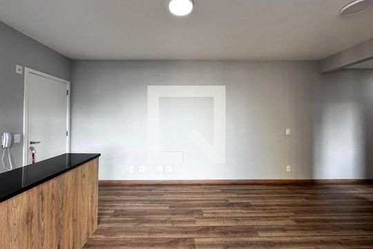 Sala de apartamento para alugar com 2 quartos, 69m² em Jardim das Acácias, São Paulo