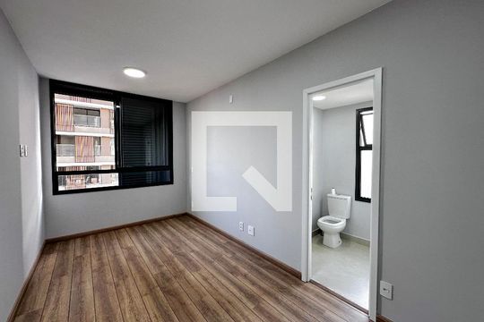 Suíte de apartamento para alugar com 2 quartos, 69m² em Jardim das Acácias, São Paulo