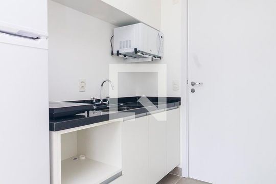Studio de kitnet/studio para alugar com 0 quarto, 29m² em Santo Amaro, São Paulo