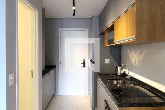 Cozinha de kitnet/studio para alugar com 1 quarto, 25m² em Vila Olímpia, São Paulo