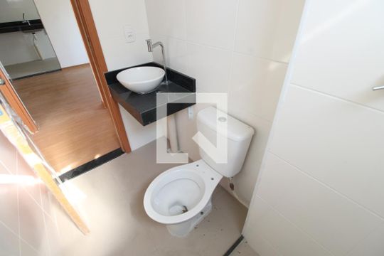 Banheiro de apartamento à venda com 2 quartos, 43m² em Água Santa, Rio de Janeiro