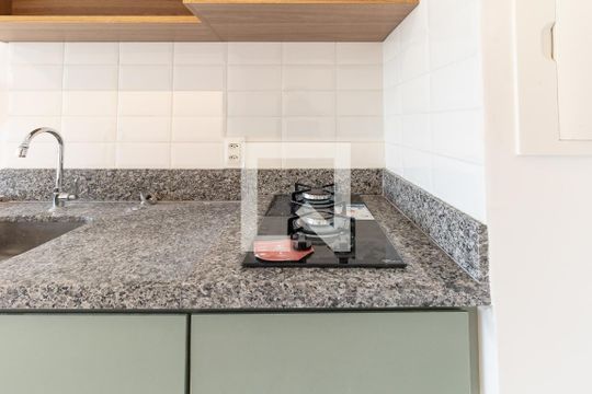 Cozinha de kitnet/studio para alugar com 1 quarto, 31m² em Indianópolis, São Paulo