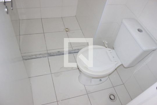 Banheiro do Quarto 1 de apartamento à venda com 2 quartos, 55m² em Vila Galvão, Guarulhos