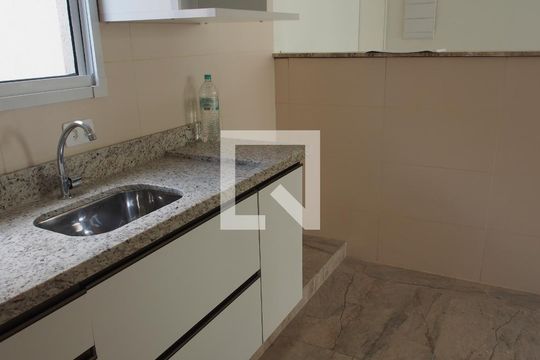 Cozinha de apartamento para alugar com 3 quartos, 68m² em Horto Santo Antonio, Jundiaí
