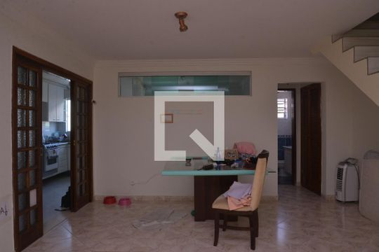 Sala de casa à venda com 3 quartos, 256m² em Campestre, Santo André