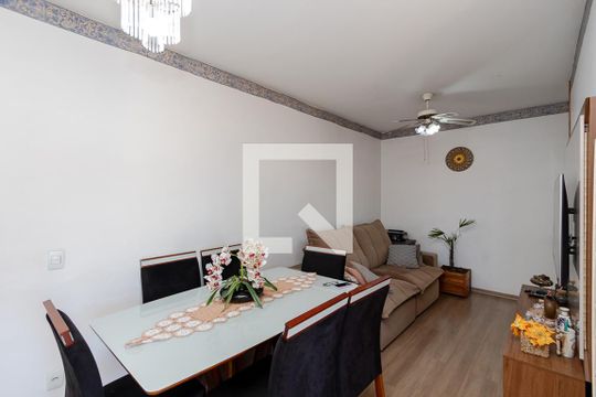 Sala de apartamento à venda com 3 quartos, 68m² em Vila das Belezas, São Paulo