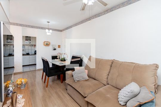 Sala de apartamento à venda com 3 quartos, 68m² em Vila das Belezas, São Paulo