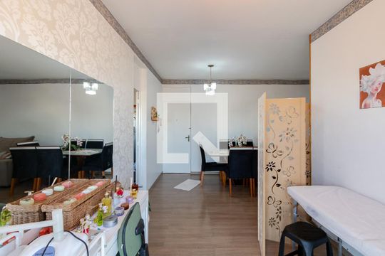 Sala de apartamento à venda com 3 quartos, 68m² em Vila das Belezas, São Paulo