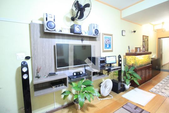 Sala de casa à venda com 4 quartos, 185m² em Vila Regente Feijó, São Paulo