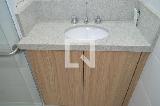 Banheiro de kitnet/studio à venda com 1 quarto, 19m² em Ipiranga, São Paulo