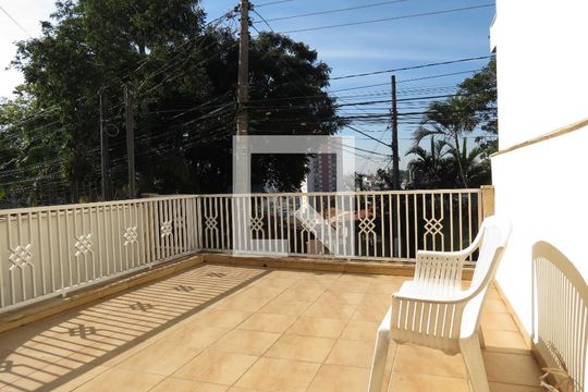 Varanda Sala de casa à venda com 4 quartos, 200m² em Vila Cruz das Almas, São Paulo