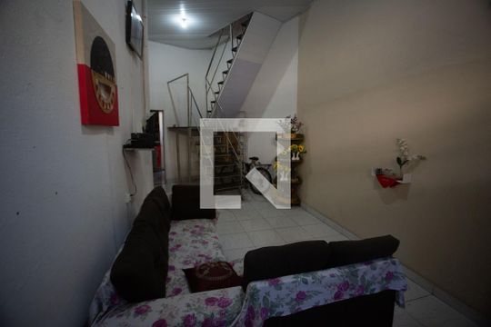 Sala de casa à venda com 8 quartos, 134m² em Regina (Barreiro), Belo Horizonte