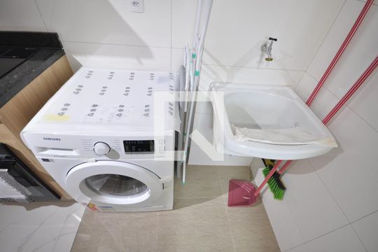 Área de Serviço de apartamento para alugar com 1 quarto, 26m² em Vila Nivi, São Paulo