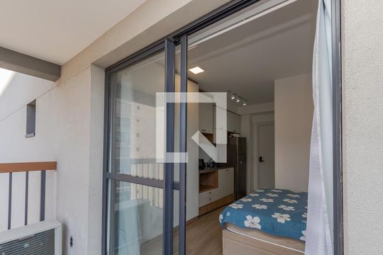 Varanda de kitnet/studio para alugar com 1 quarto, 25m² em Brooklin, São Paulo