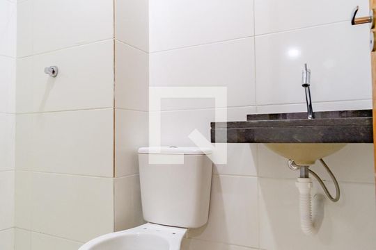 Banheiro de apartamento à venda com 2 quartos, 35m² em Cidade Mãe do Céu, São Paulo