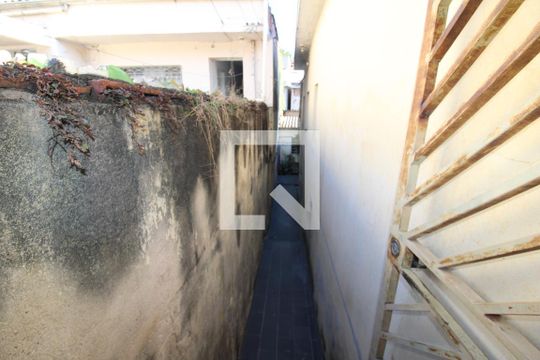 Corredor de casa à venda com 2 quartos, 80m² em Vila Ester (zona Norte), São Paulo