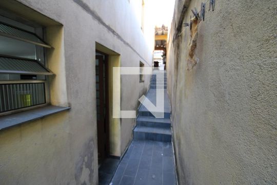 Corredor de casa à venda com 2 quartos, 80m² em Vila Ester (zona Norte), São Paulo