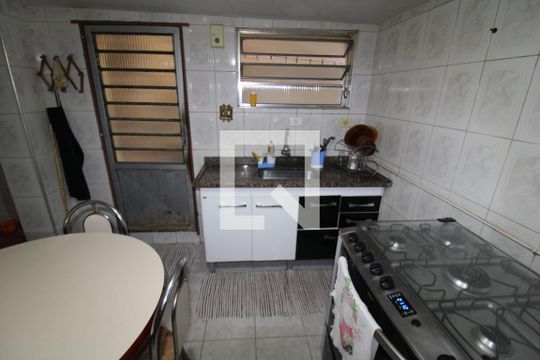 Cozinha de casa à venda com 2 quartos, 80m² em Vila Ester (zona Norte), São Paulo