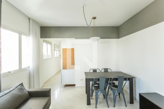 Sala de kitnet/studio para alugar com 1 quarto, 40m² em Vila Olímpia, São Paulo