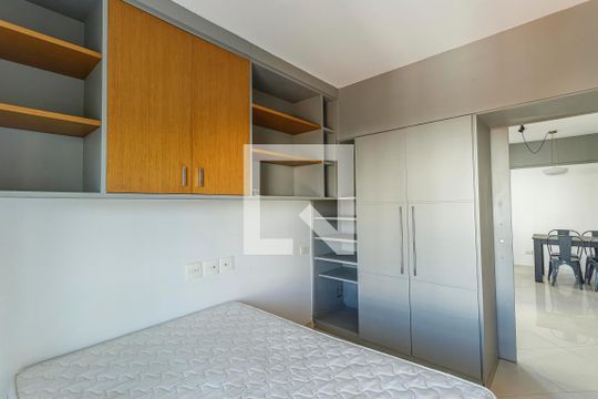 Quarto Suíte de kitnet/studio para alugar com 1 quarto, 40m² em Vila Olímpia, São Paulo