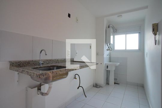 Cozinha de apartamento à venda com 2 quartos, 63m² em Humaitá, Porto Alegre