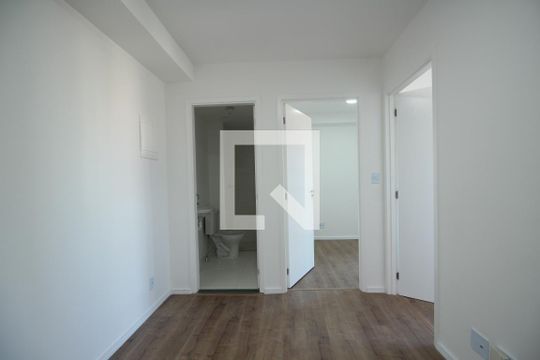 Sala/Cozinha de kitnet/studio à venda com 2 quartos, 31m² em Jardim Monte Kemel, São Paulo