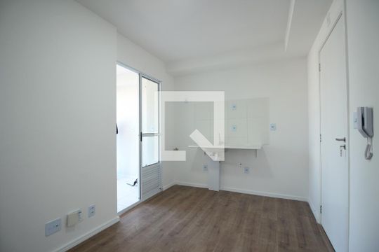 Sala/Cozinha de kitnet/studio à venda com 2 quartos, 31m² em Jardim Monte Kemel, São Paulo