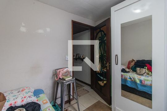 Quarto 2 de casa à venda com 2 quartos, 300m² em Medianeira, Porto Alegre