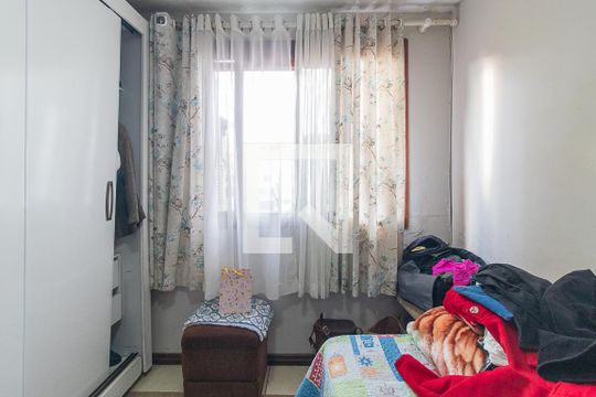 Quarto 2 de casa à venda com 2 quartos, 300m² em Medianeira, Porto Alegre
