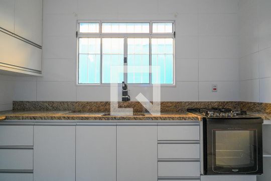 Cozinha de casa para alugar com 2 quartos, 80m² em Vila Moinho Velho, São Paulo
