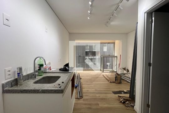 Cozinha de kitnet/studio à venda com 1 quarto, 28m² em Sumarezinho, São Paulo